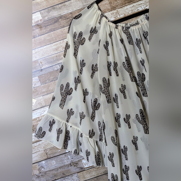 Never Worn Cowgirl Hardware Sheet Off White Hi Lo Tunic W Leopard Print Cactus - Picture 3 of 16